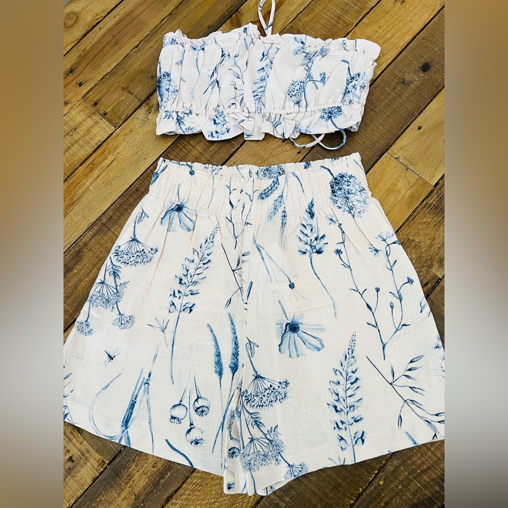 H&M Beige and Blue Floral Set
